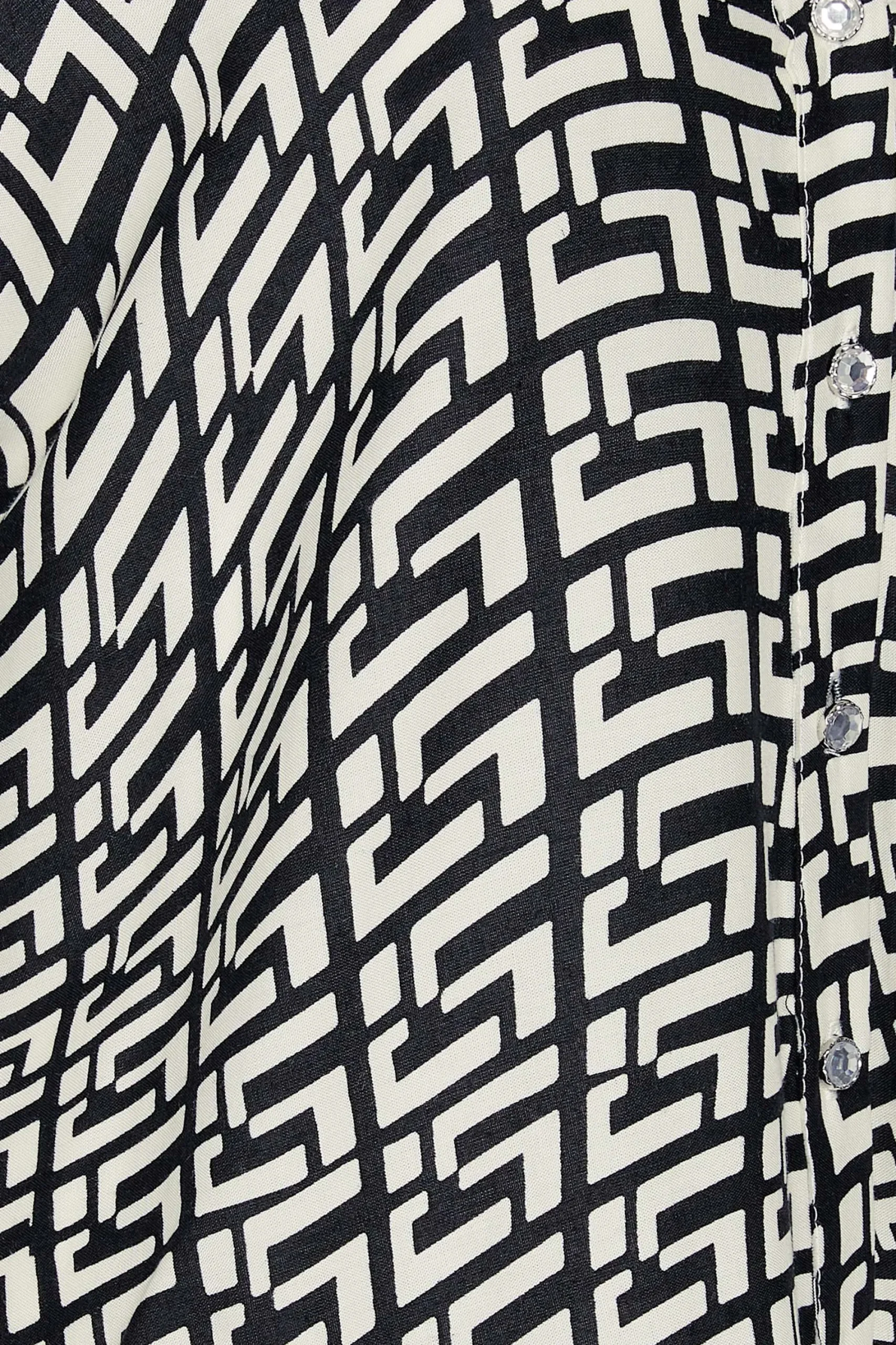 M&Co Womens White Geometric Print Short Sleeve Shirt>Women Short Sleeve Tops