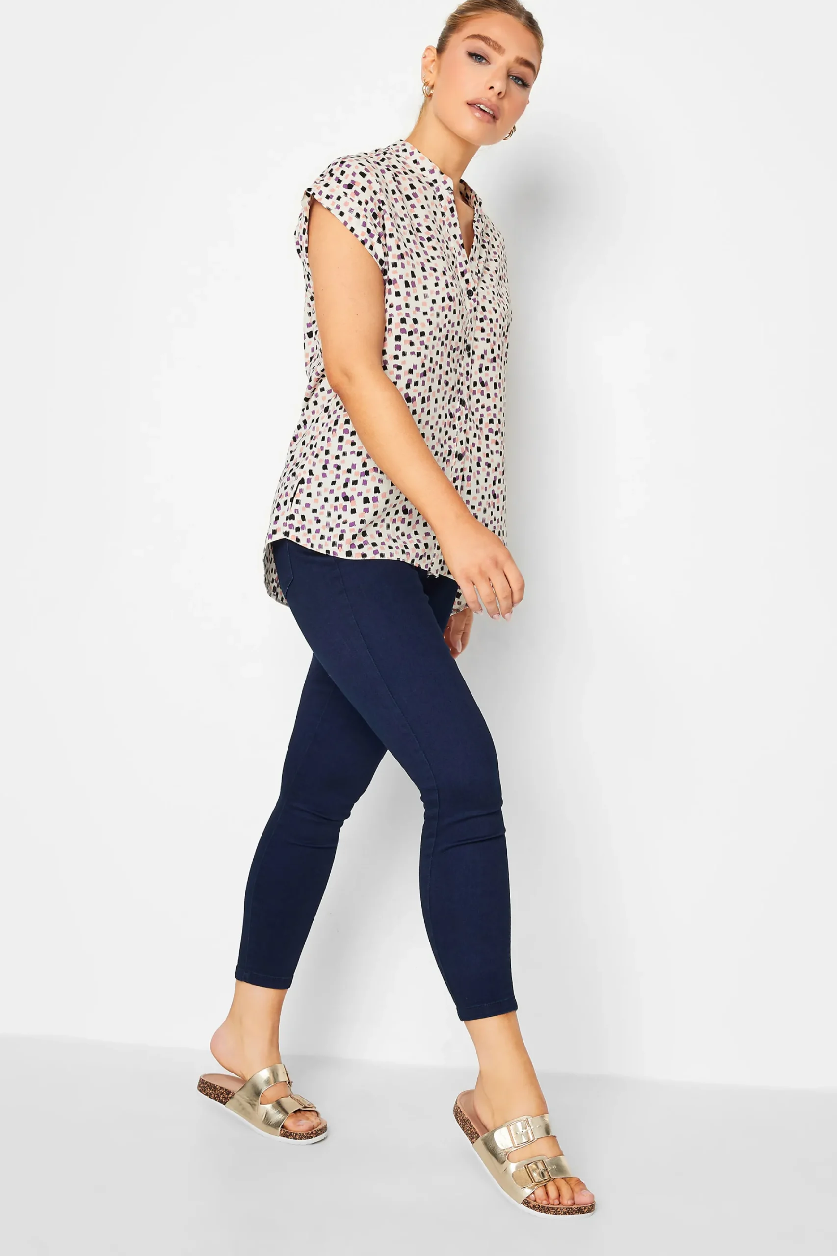 M&Co Womens White Spot Print V-Neck Blouse>Women Short Sleeve Tops