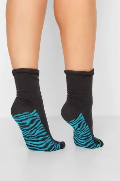 M&Co Yours Yours 4 Pack Black Animal Print Footbed Ankle Socks>Women Socks